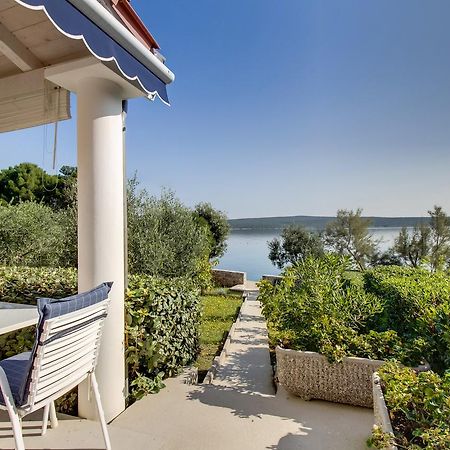 Apartments Del Sole Нерезине Екстериор снимка