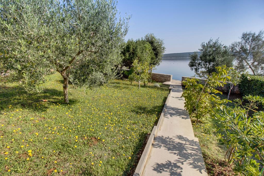 Apartments Del Sole Нерезине Екстериор снимка