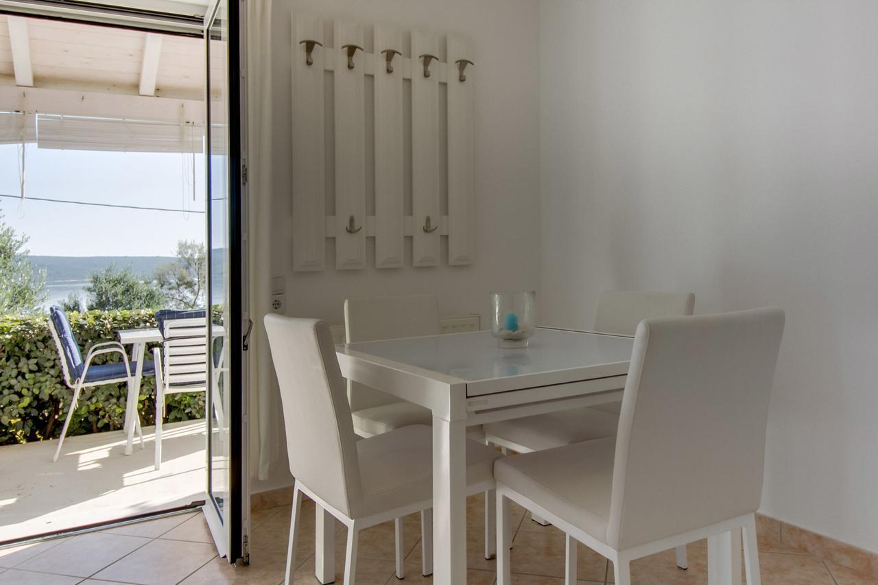 Apartments Del Sole Нерезине Стая снимка