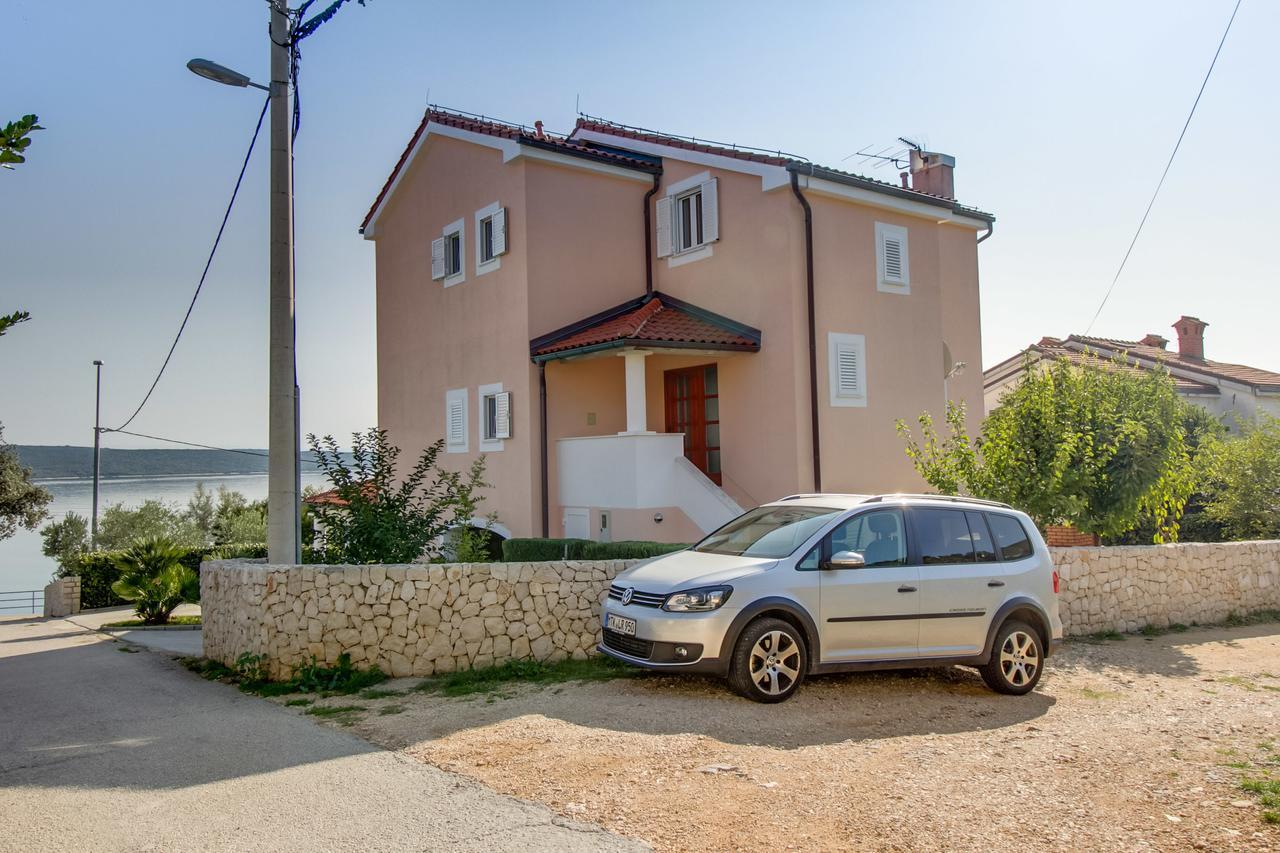 Apartments Del Sole Нерезине Стая снимка