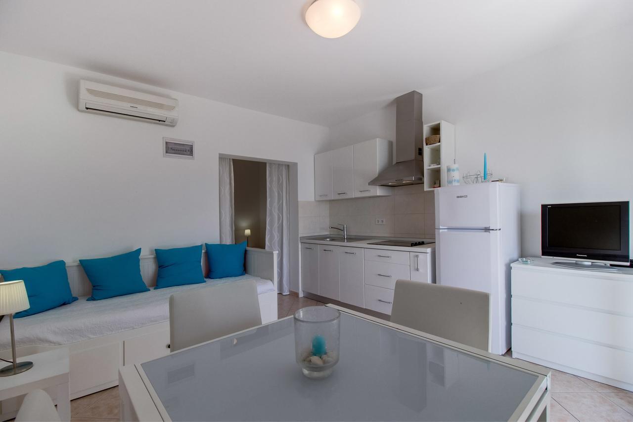 Apartments Del Sole Нерезине Стая снимка