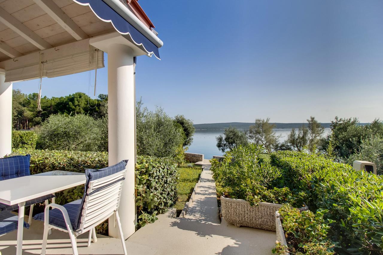 Apartments Del Sole Нерезине Екстериор снимка